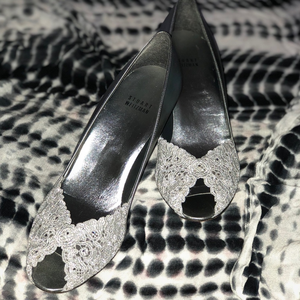 2/$45 STUART WEITZMAN Silver Chantilly Lace Pump
